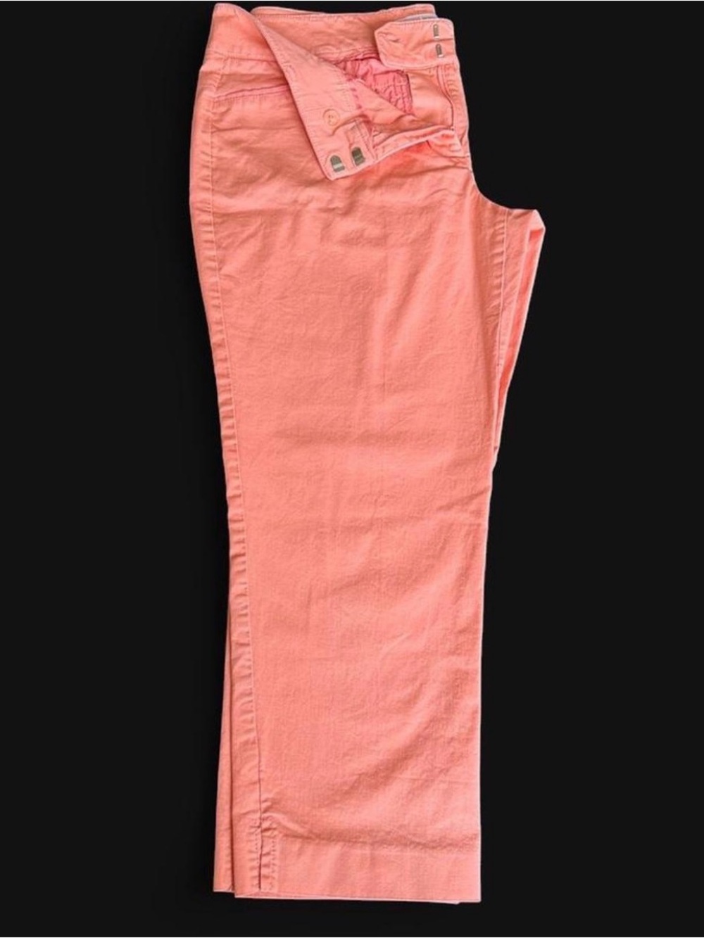 Women’s size 10 stretch capri pants by 7th Avenue Design Studio in a coral color